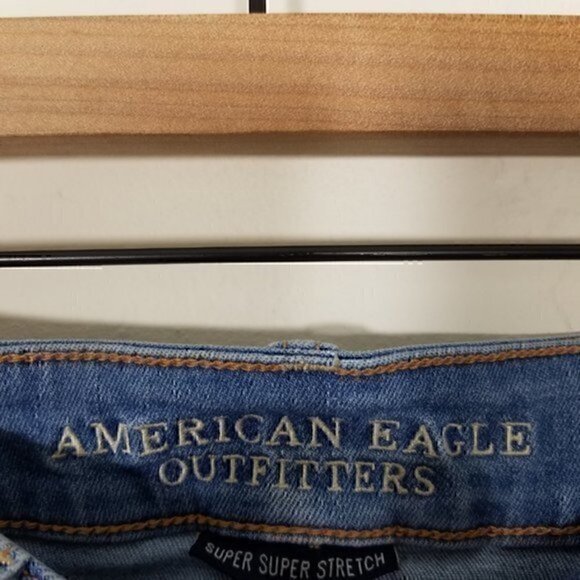 American Eagle Hi-Rise Cheeky Shortie Super Super Stretch Size 2 - Picture 2 of 4